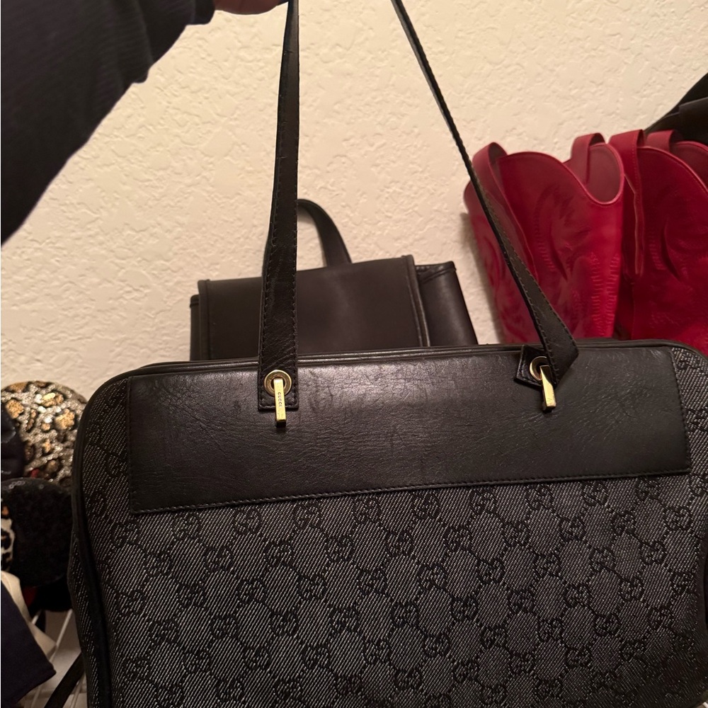 Gucci Black Monogram Shoulder Bag - Picture 2 of 13